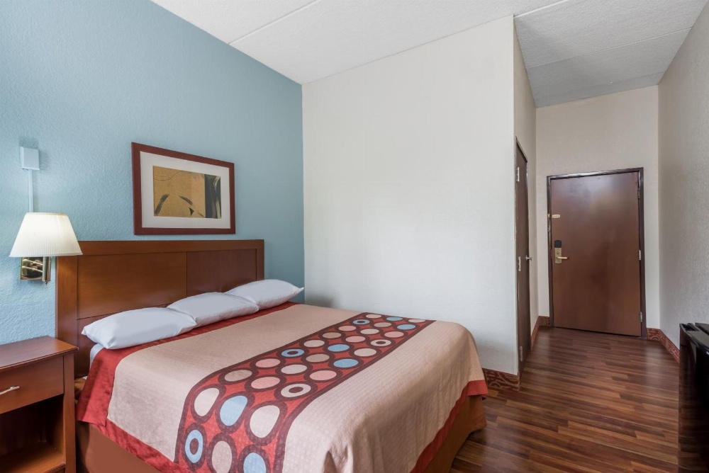 Super 8 by Wyndham Danbury Main image