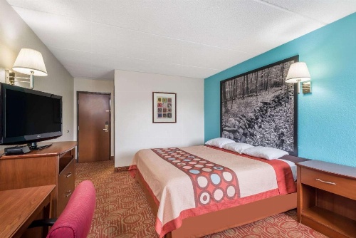 Super 8 by Wyndham Danbury image 34